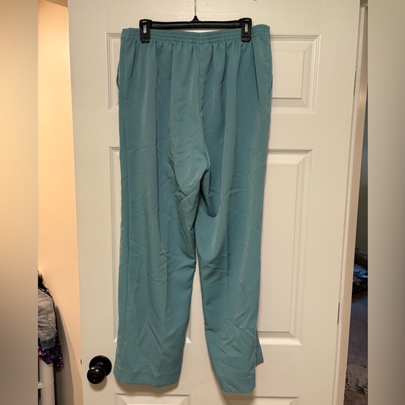 Alfred Dunner Women's Straight Leg Comfort Waist Pants - Picture 2 of 4